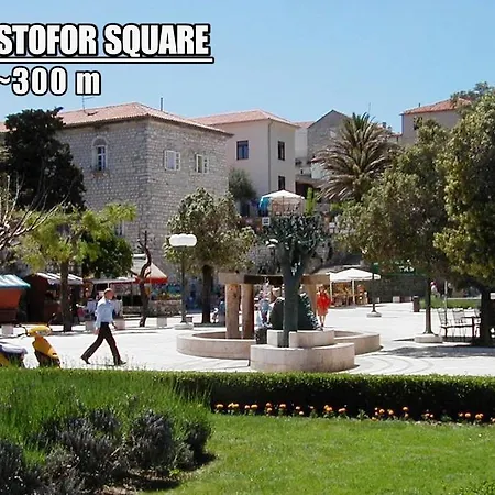 Tina Pensiune Rab Town